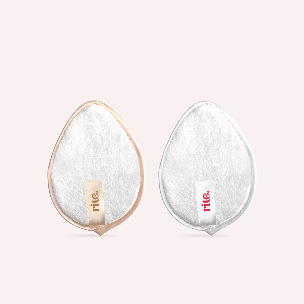 MAKEUP REMOVER PADS made of ultra-soft reusable fabric for effective, gentle cleansing and daily makeup removal